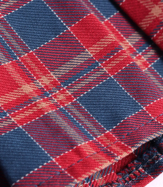 Checkered pleated skirt