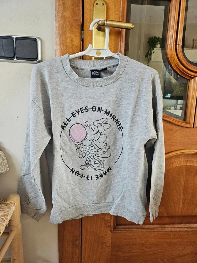 Minnie Mouse “All Eyes on Minnie” Sweatshirt